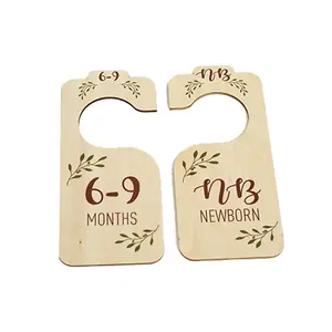 Neuheit Party Hanging Closet Dividers von Neugeborenen bis 24 Monate 8 Stück Holz Baby Closet Size Divider