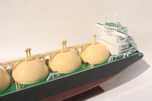 Modèle de navire de transport de gaz avancé - CARGO-GAZ - Modèles de navires en bois faits à la main, écologiques et modernes, provenant du Vietnam - Product Image 4