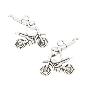 <span class=keywords><strong>Colgante</strong></span> de Motocross Antiguo de Aleación de Zinc Plateado para Motociclistas, Ideal como Tirador de Cremallera para Clubes de Motociclismo - Product Image 4