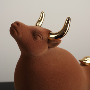 Figura de toro flocada EAZOM, decoración artística de resina marrón para sala de estar, mueble de TV, regalo de inauguración de casa - Product Image 4