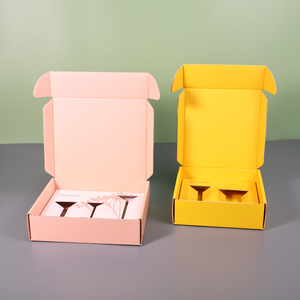 Emballage personnalisé de boîtes en papier d'estampage de courrier ondulé d'expédition <span class=keywords><strong>boîte</strong></span> en <span class=keywords><strong>carton</strong></span> bon marché imprimé logo marque de vêtements de luxe - Product Image 6