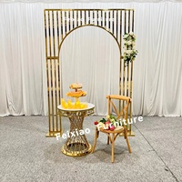 Arche de toile de fond de style mariage en métal doré pour location événementielle