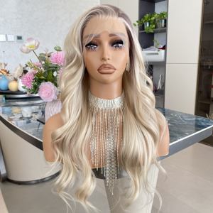Perruque synthétique 13x4 à dentelle transparente, longue, ondulée, avec frange à raie centrale, mélange blond chaud, style européen et américain pour femmes - Product Image 3