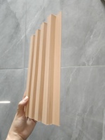 Panel Dinding Beralur 3D WPC Motif Kayu Modern, Pelapis Dinding Beralur, Dekorasi Latar Belakang TV Interior, Desain Grafis Hotel