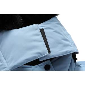 Chaqueta de esquí impermeable para mujer Moerdeng, abrigo de invierno con relleno sintético para snowboard y senderismo - Product Image 1