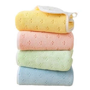 Juego de toallas de coral Jin Ao de 35x75cm y 70x140cm, suaves, absorbentes y de secado rápido para uso doméstico. - Product Image 4