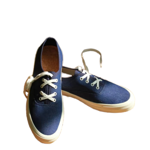 รองเท้าผ้าใบลำลองแบบคลาสสิก หัวกลม ผูกเชือก พื้นยาง รองเท้ากีฬาแบบหุ้มข้อต่ำ สำหรับผู้หญิงและผู้ชาย - Product Image 2