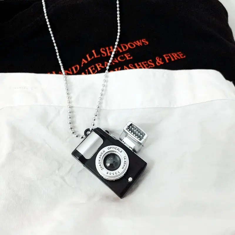 2023 coréen Simple personnalité Hip Hop mode populaire étudiant Couple pendentif bijoux caméra collier Kolye pour hommes femmes