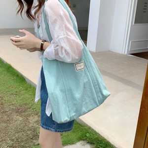 Wholesale Large Capacity Canvas Women's <b>Bag</b> Casual White Cotton Canvas Tote <b>Bag</b> Recycled Cotton <b>Bag</b> with Custom Logo - Product Image 2
