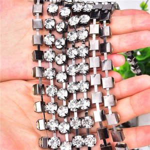 5 yards/<span class=keywords><strong>lot</strong></span> <span class=keywords><strong>de</strong></span> chaîne en cristal transparente, grande taille 38 (8 mm), base couleur canon <span class=keywords><strong>de</strong></span> fusil, garniture en strass <span class=keywords><strong>de</strong></span> verre pour couture, vêtements, accessoires <span class=keywords><strong>de</strong></span> beauté DIY - Product Image 3