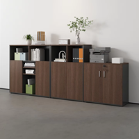 Meuble de classement commercial en bois massif au design moderne avec éléments transparents, modèle bas à poser au sol avec tiroirs