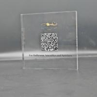 Support de codes à barres QR en acrylique transparent personnalisé personnalisé Bloc de présentoir Wifi en acrylique carré transparent