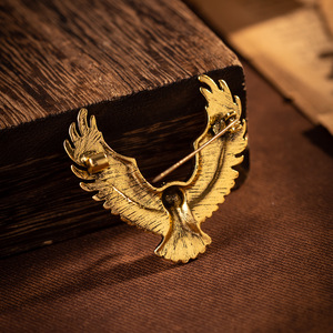 Nouvelle mode Europe et Amérique lumière luxe mode aigle Badge broche pour hommes Corsage costume manteau broche accessoires - Product Image 4