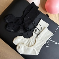 Chaussettes longues de sport pour femmes en Spandex/Nylon/Coton, respirantes, anti-bactériennes, avec pompon, pour Yoga, Pilates et Fitness, collection automne