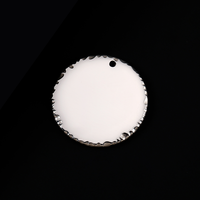 Ywyougang 4 Kleuren Ronde Gegolfde Rand Charm, RVS Gepersonaliseerde Gegraveerde Blanko Label voor DIY Ketting Handwerk
