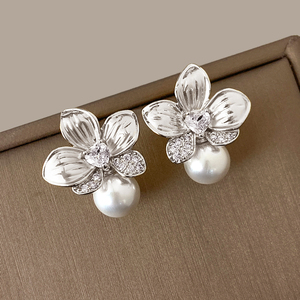 Pendientes de Moda al por Mayor para Mujer, Chapados en Oro de 18K, con Diseño de Flor de Orquídea y Perla, Ideales para Regalo - Product Image 5