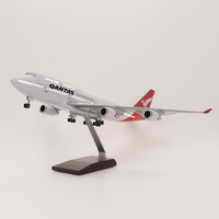 Modèle réduit d'avion en résine LED Boeing 747-400 Qantas avec support Échelle 1/150 47cm