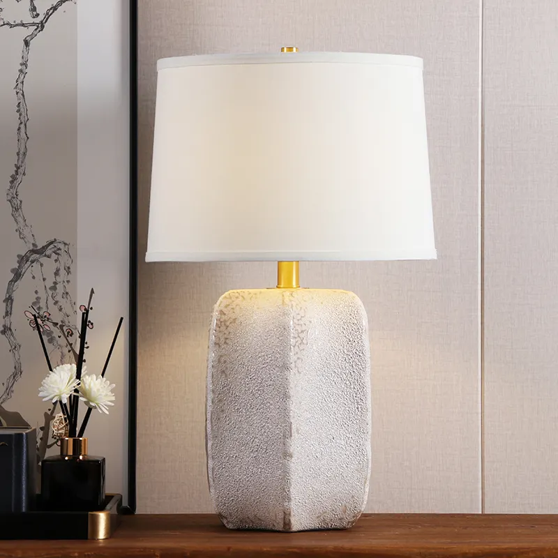 China supplier hot sale simple modern desk lamp white black red cheap ceramic base table lamps