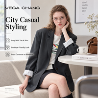 Blazer ample gris foncé à revers cranté et bouton unique VEGA CHANG pour femme, avec manches longues tissées à revers et poignets intérieurs contrastants rayés