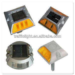 Espárragos solares de aluminio de doble cara <span class=keywords><strong>GUARDRAIL</strong></span> <span class=keywords><strong>ROAD</strong></span> DELINEATORS - Product Image 5