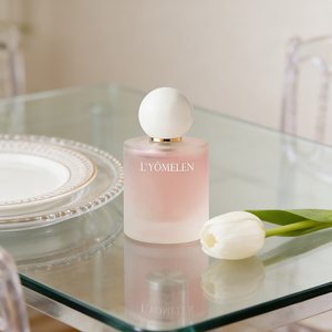 Perfume Floral de Jazmín y Almizcle de Larga Duración, Marca Privada, para Caballero - Product Image 2