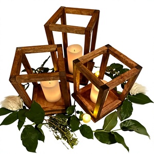 Lanterne porte-bougie en bois faite à la main avec panneaux en verre personnalisables pour la décoration de patio, jardin, balcon, mariages et fêtes - Product Image 5