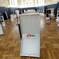 Support d'affichage de panneaux solaires moderne personnalisé avec design écologique, cadre métallique verrouillable, éclairage LED et pour la construction