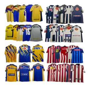 Großhandel Hochwertige Retro-Kollektion Mexiko Club Retro Fußballtrikot Fan Spieler Vintage Fußballshirt Uniform Individuell Anpassbar - Product Image 1