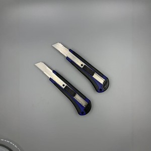 Utility Knife 18mm Stainless Steel Blade Blue Plastic Handle Office Supply Tool For Paper Cutting And Unpacking - Product Image 1