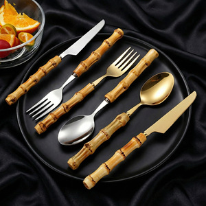 Juego de Cubiertos de Acero Inoxidable de Alta Resistencia con Acabado Espejo y Mango de Bambú Vintage para Banquetes de Boda, con Logotipo Personalizado, Apto para Lavavajillas - Product Image 1