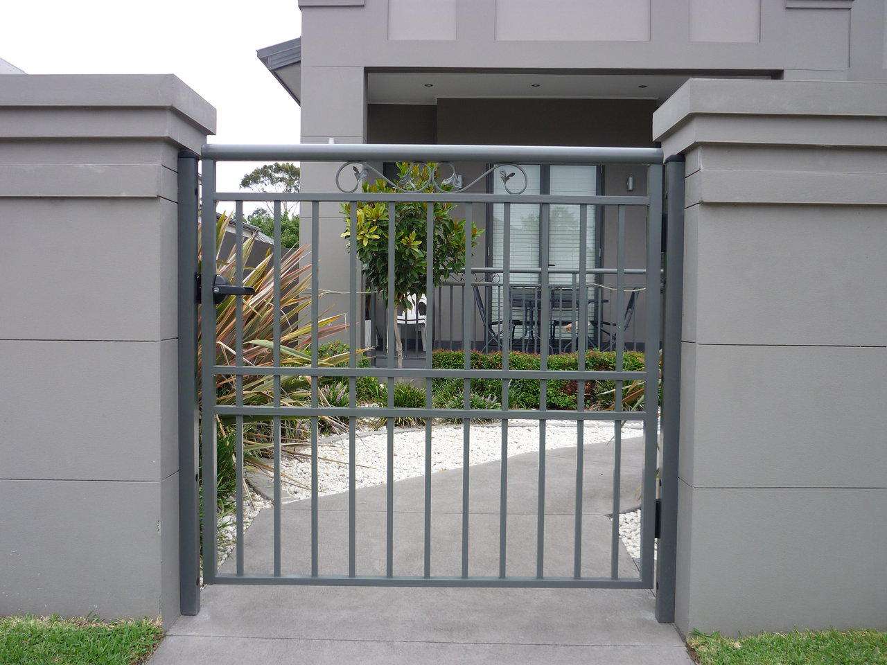 สีเทาเข้ม