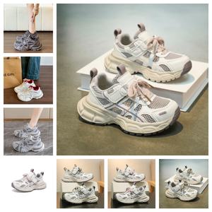 Lote de Calzado de Mujer Usado al Por Mayor, Zapatillas, Sandalias y Pantuflas de Segunda Mano - Product Image 4