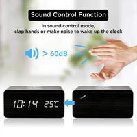 Houten Led Wekker Met Draadloze Telefoon Oplader En Temperatuur Display