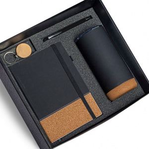 Set de Regalo 4 en 1 para Acción de Gracias: Cuaderno de Corcho Bicolor, Bolígrafo, Destapador de Botellas y Llavero con Taza de Café - Product Image 1