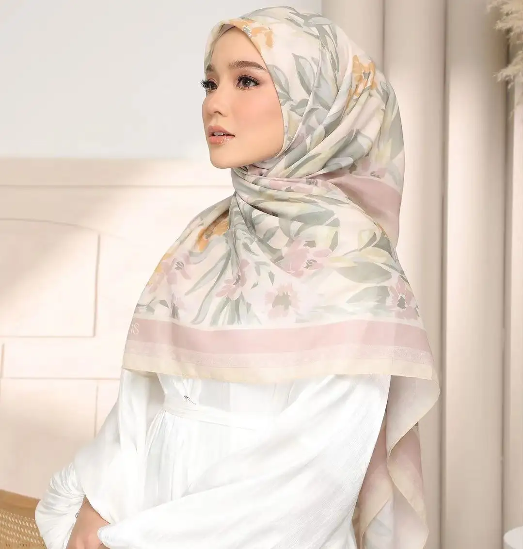새로운 디자인 플로럴 프린트 코튼 Voile 말레이시아 여성 무슬림 스카프 인쇄 Voile 스퀘어 스카프 hijab