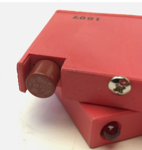 Módulo de Relé de Estado Sólido Enchufable para Montaje en PCB Vicor WRC4-OBXS11, Entrada Lógica de 24 VCC, Salida de 3~60 VCC 3A CC, Diseño Compacto - Product Image 3