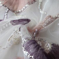 Textile Biyuan tissé personnalisé 100% polyester violet foncé et rose motifs floraux tissu de broderie de perles pour vêtement