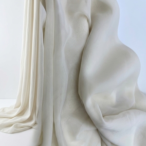 Tessuto Chiffon Classico Moderno Organico Trasparente Morbido <span class=keywords><strong>Lucido</strong></span> Leggero 70g 100% Poliestere per Abiti Formali Costumi Camicette Gonne - Product Image 4