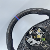 Volant en fibre de carbone OEM de qualité supérieure avec garniture pour BMW E46 M3, cuir perforé, forme et couleur personnalisées