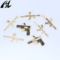 Collier pendentif pistolet en laiton doré avec zircon AK-47, bijoux hip-hop pour hommes