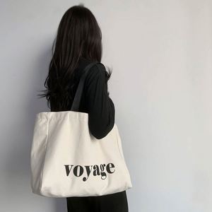 กระเป๋าผ้าแคนวาสขนาดใหญ่พิมพ์ลายตามสั่ง พร้อมช่องใส่ของด้านนอก ทำจากผ้าฝ้ายเคลือบแว็กซ์อย่างดี ทนทาน เหมาะสำหรับใส่ของช้อปปิ้ง - Product Image 3