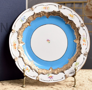 Ensemble de vaisselle décorative en céramique bleu clair à bord doré de luxe européen, motif végétal, peint à la main, passe au micro-ondes, avec support - Product Image 4