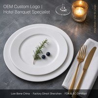 Assiettes plates en porcelaine fine personnalisées avec logo OEM, fournisseur direct d'usine pour hôtels, banquets, traiteurs, marques privées