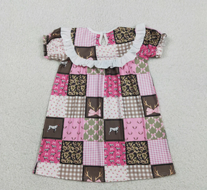 Lindo Conjunto de Vestido de Verano para Niñas con Estampado a Cuadros, Bordado 'Daddy's Girl' y Lazos Rosas, Modelo GSD3484, Largo hasta la Rodilla - Product Image 4