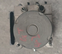 Pompe ABS d'origine pour Maserati GT 4.2, pièce de démontage pure, fonctionne normalement, bon état avec quelques traces d'usure