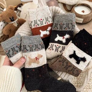 ถุงเท้ายาวครึ่งน่องสำหรับผู้หญิงพร้อมดีไซน์ลายการ์ตูนแมว โพลีเอสเตอร์ดูดซับเหงื่อได้ดี สีน้ำตาล สีเทาเข้ม สีโอ๊ตเมล สีเทาอ่อน สีดำ - Product Image 2