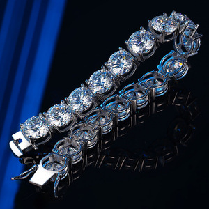 Bracciale da <span class=keywords><strong>Uomo</strong></span> Trendy ed Esagerato in <span class=keywords><strong>Argento</strong></span> Sterling <span class=keywords><strong>925</strong></span> con Chiusura in Moissanite VVS 4CT, Certificato GRA, Ideale come Regalo - Product Image 4