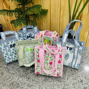 กระเป๋าโท้ทผ้าฝ้ายเย็บมือขนาดเล็กสำหรับผู้หญิง พร้อมสายโซ่ ปิดแบบเปิด กันน้ำ เหมาะสำหรับฤดูร้อน - Product Image 1