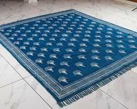 Tapis en coton indigo Dabu Block Print 4x6 fait main avec pompons, tapis bohème pour le salon, décoration de sol