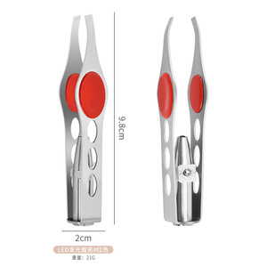 Pinces à épiler à pointe inclinée illuminées par LED en acier inoxydable pour les sourcils et l'épilation - Product Image 3